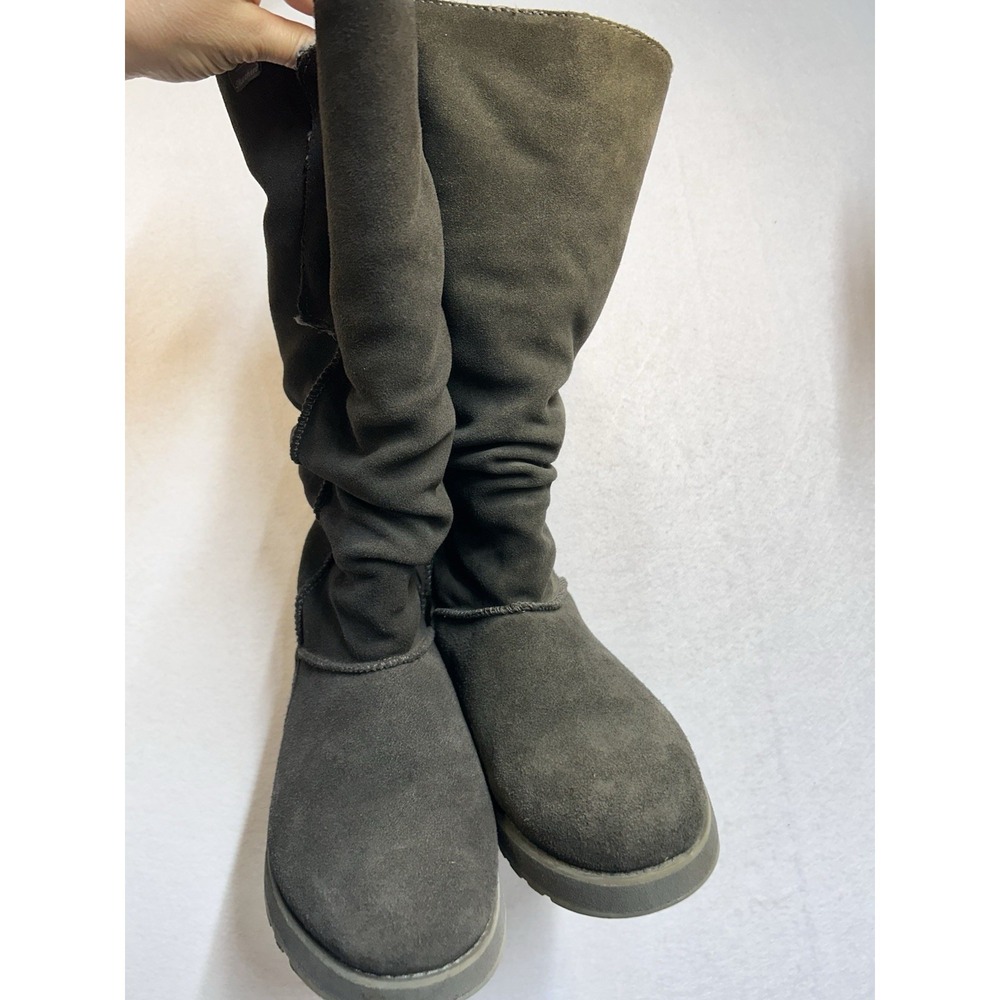 Skechers Australia Women's Gray Faux Suede Mid-Calf Lined Boots Button‎ Logo 7.5